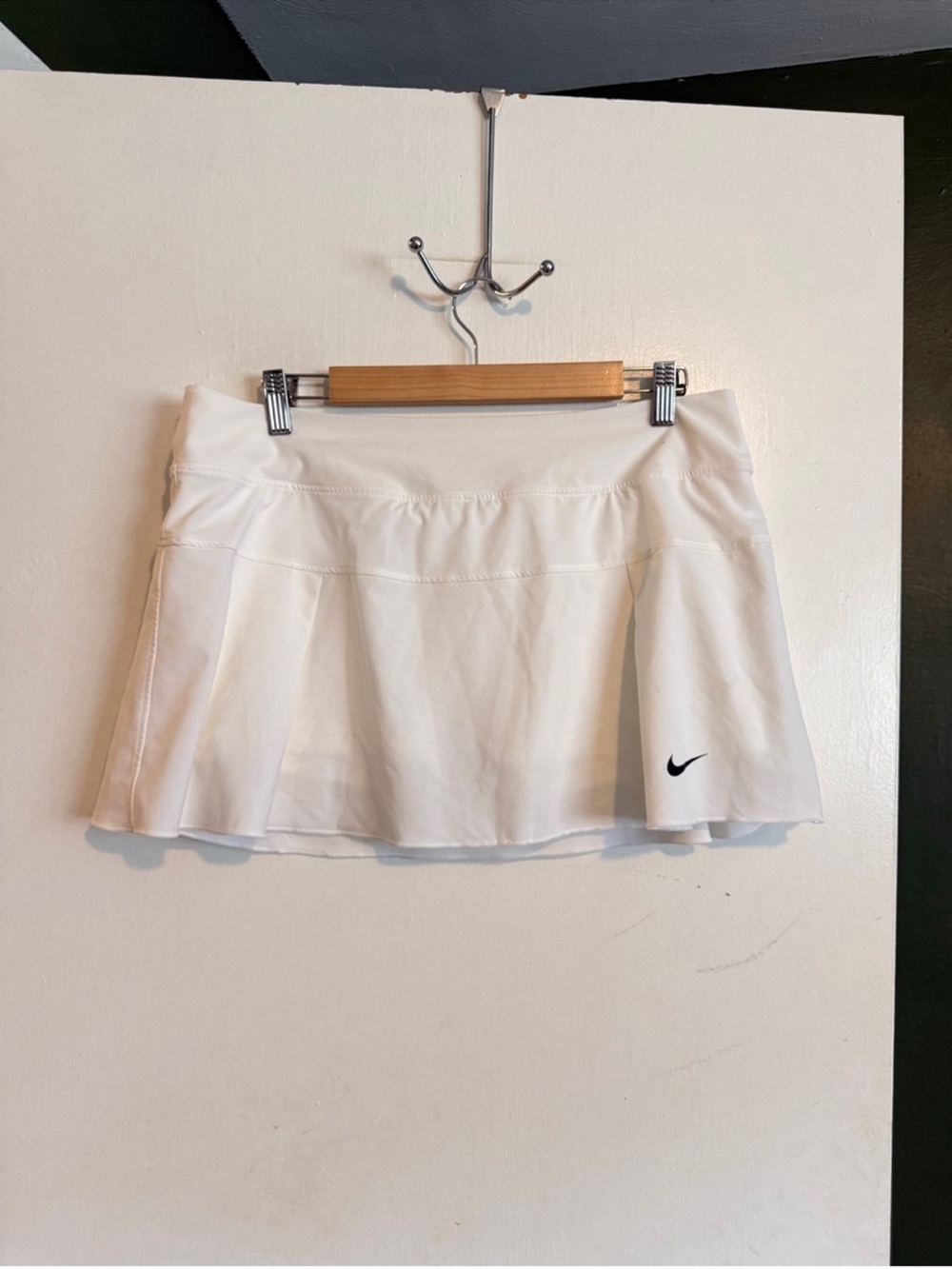 Nike white short tennis skirt with built in shorts
size large